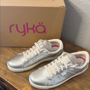 Ryka Women's Metallic Silver Sneakers size 9 W NEW IN BOX